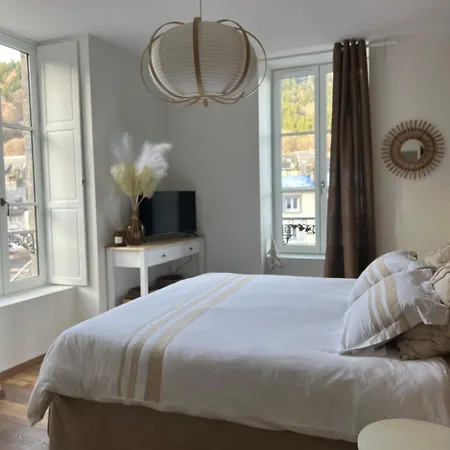 Beige Neige Le Mont-Dore